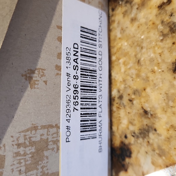 NWT Latigo Flats Size 8 Sand With Gold Accents - Picture 6 of 6